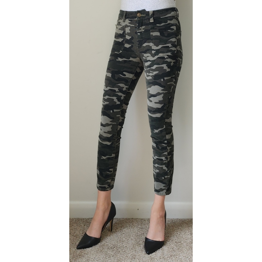 Pilcro and the Letterpress High Rise Skinny Corduroy Pants in Camouflage 27 P